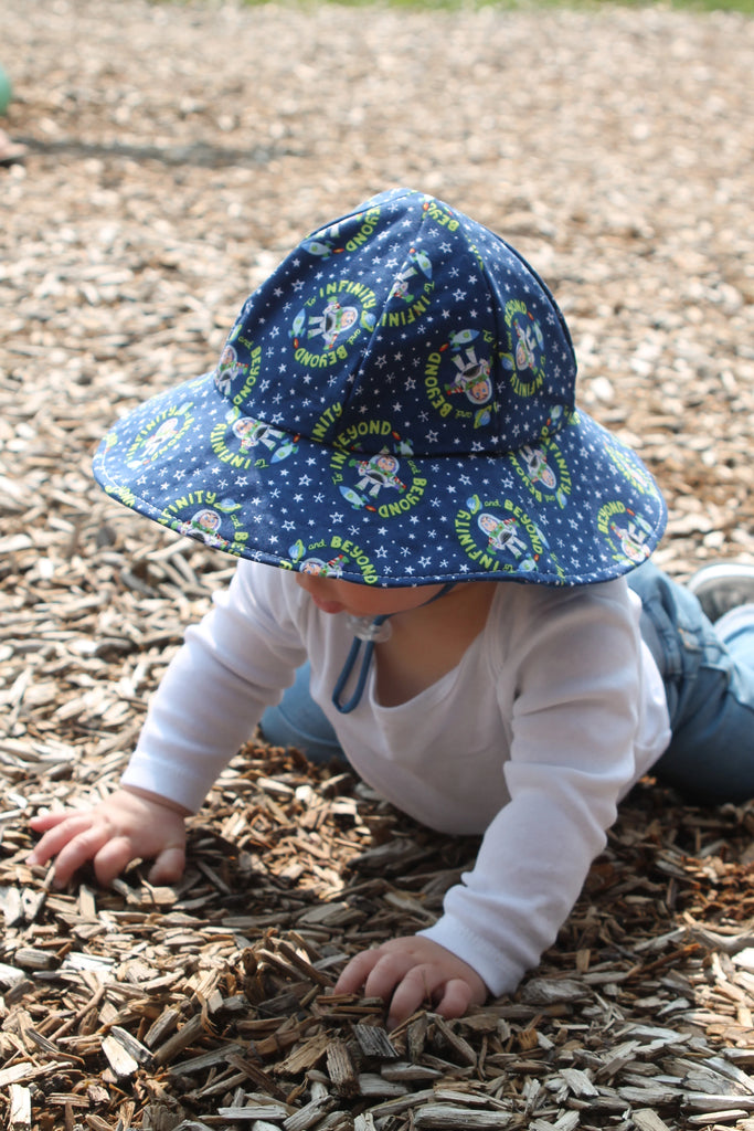 Small floppy hat hotsell